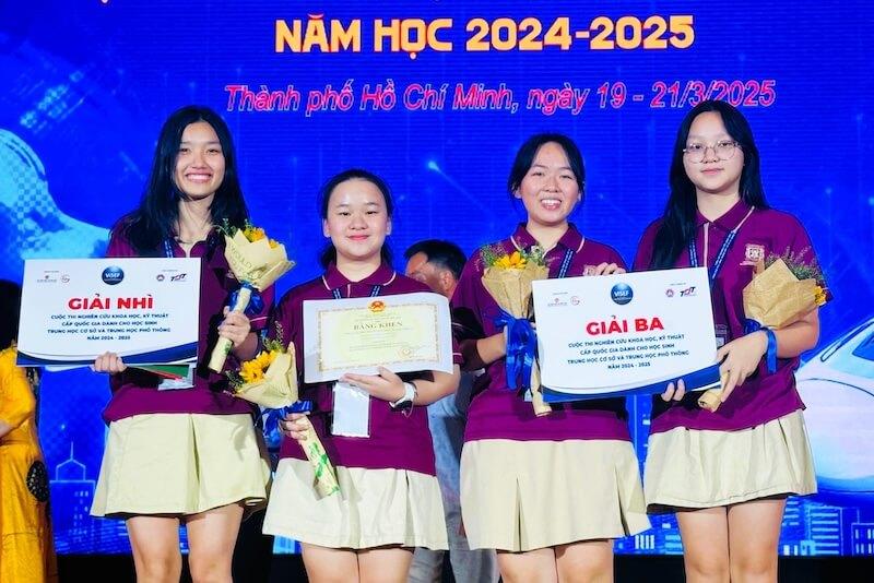 Học sinh VAS xuất sắc đạt giải Nhì và giải Ba tại Cuộc thi Khoa học Kỹ thuật Quốc gia lần thứ 13