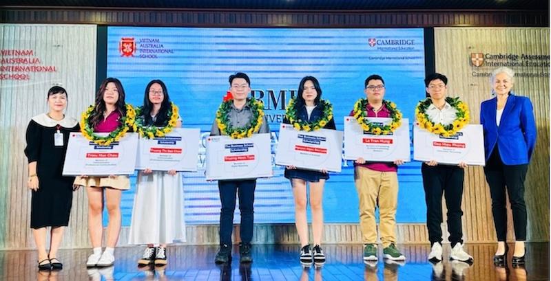 07 học sinh VAS nhận  học bổng đặc biệt của RMIT Việt Nam