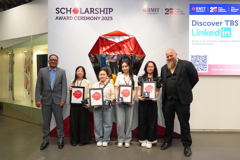04 Outstanding VASers Awarded 50% Scholarships from RMIT University Vietnam