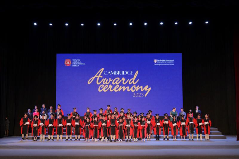 Trao thưởng cho hơn 1.200 học sinh trường Quốc tế Việt Úc đạt kết quả xuất sắc các kì thi Cambridge