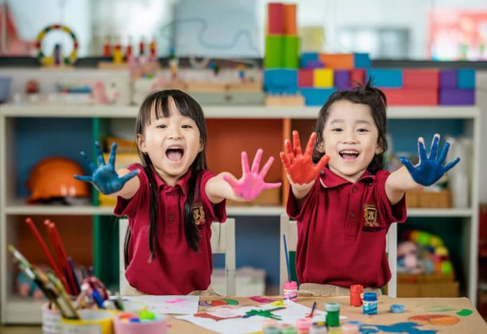 Câu chuyện <br><span style="color:#B51F1F">chia sẻ</span>